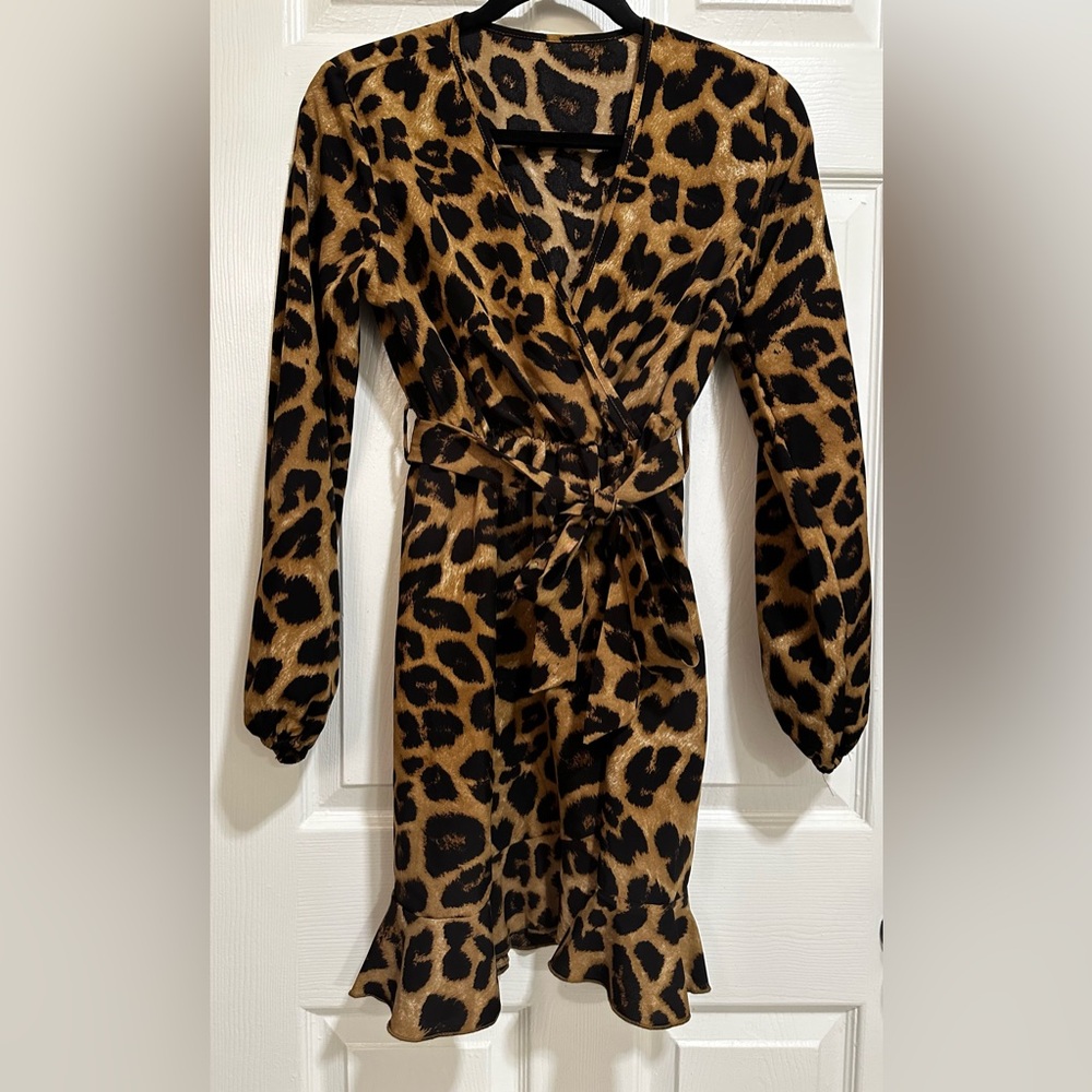 Leapord Print Belted Mini Dress With Ruffed Bottom In Small